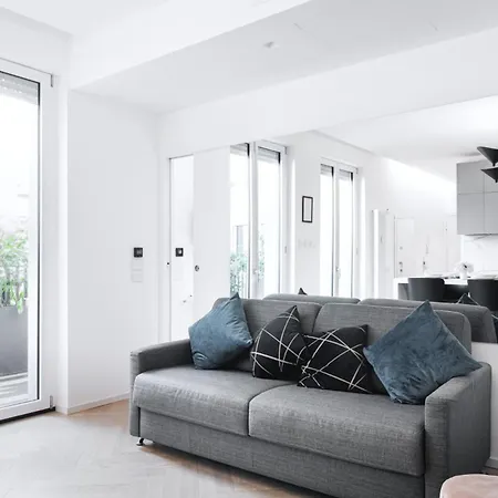Easylife - Gioello Con Terrazzo Vicino Al Duomo Апартаменты *