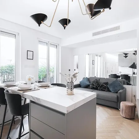 Easylife - Gioello Con Terrazzo Vicino Al Duomo Апартаменты *